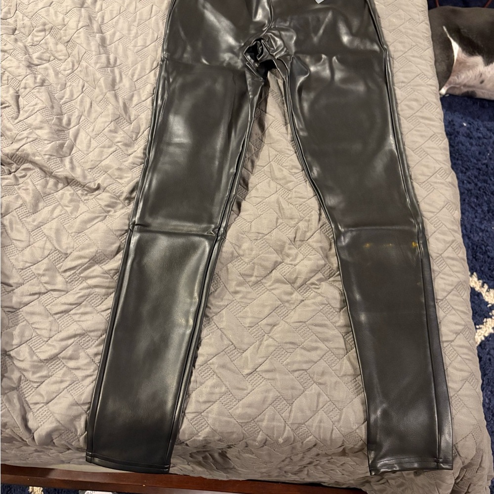Red Hot by Spanx Black Faux Leather Women's leggings